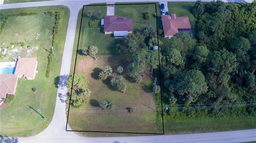 Birds eye view of property