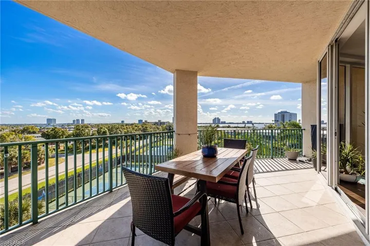Balcony featuring a city view