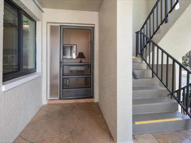 Private Entryway