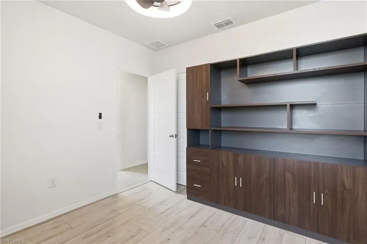Office/bedroom with awesome workflow