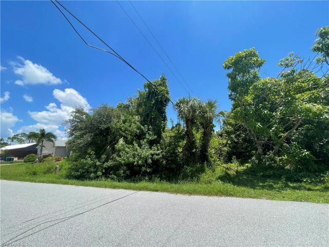 301  Skylark NW LN, PORT CHARLOTTE, FL 33952