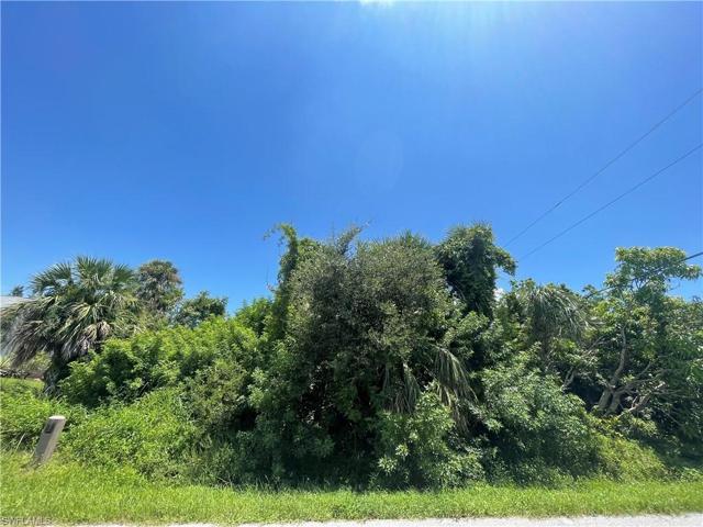 301  Skylark NW LN, PORT CHARLOTTE, FL 33952
