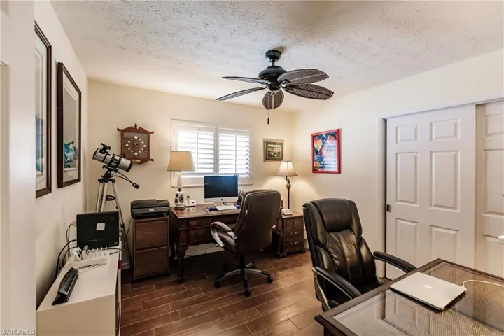 Bedroom/Office