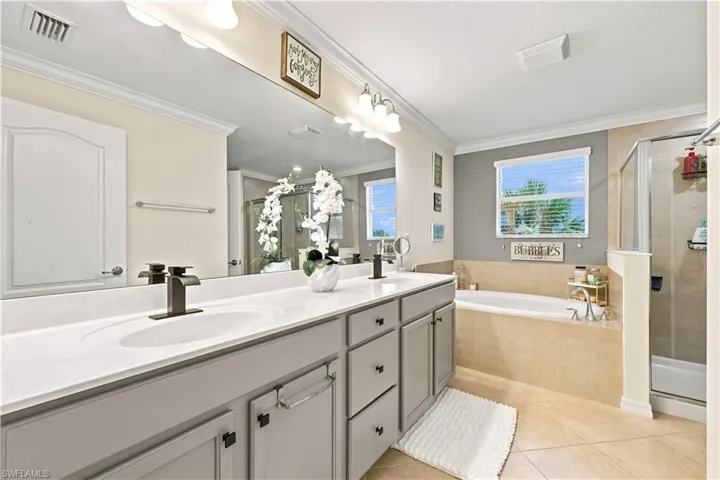 14658 Fern Lake Ct, Naples, Florida 34114