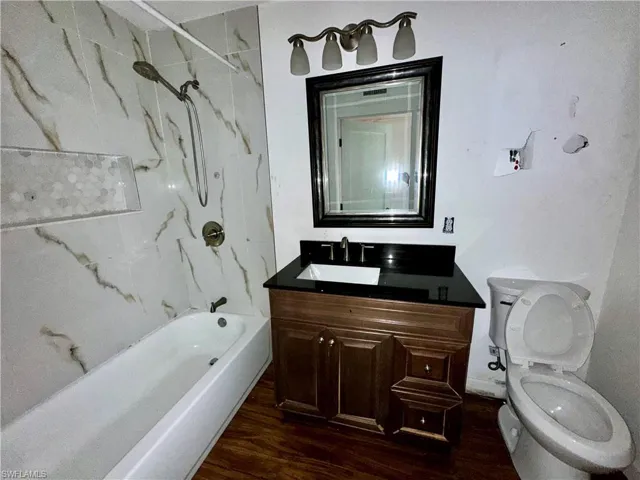 2632 Weeks Ave, Naples, Florida 34112