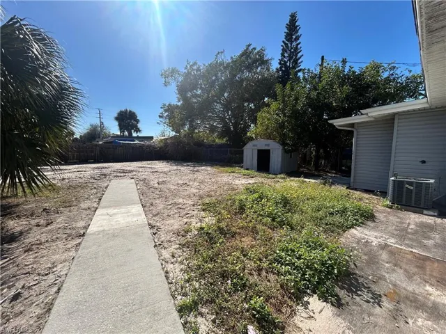 2632 Weeks Ave, Naples, Florida 34112
