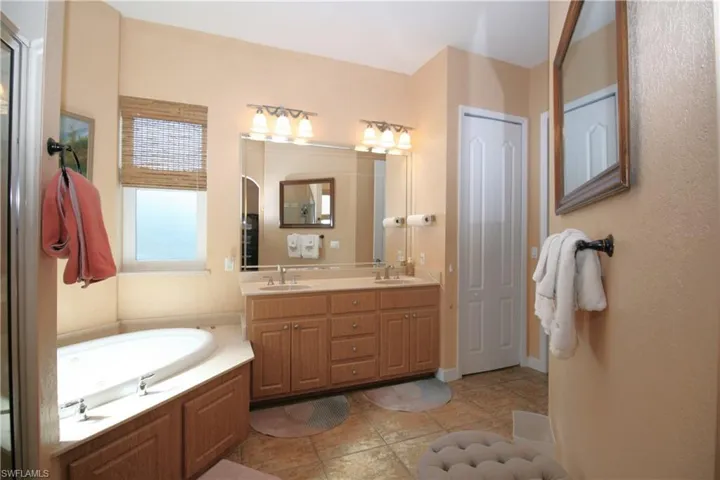 3702 Se 6th Ave, Cape Coral, Florida 33904