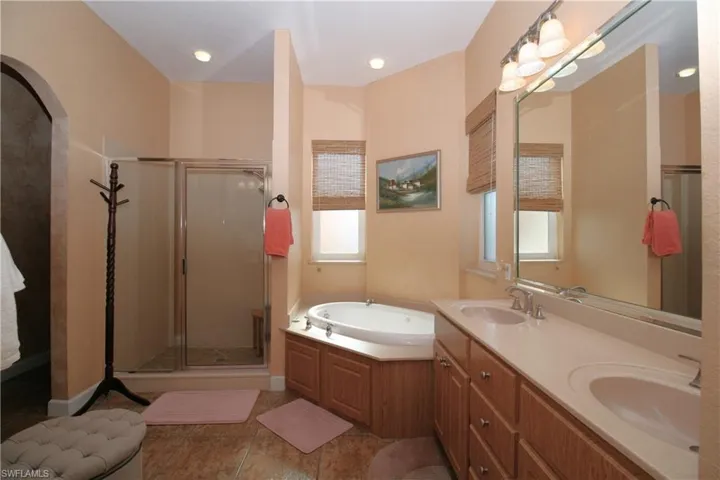 3702 Se 6th Ave, Cape Coral, Florida 33904