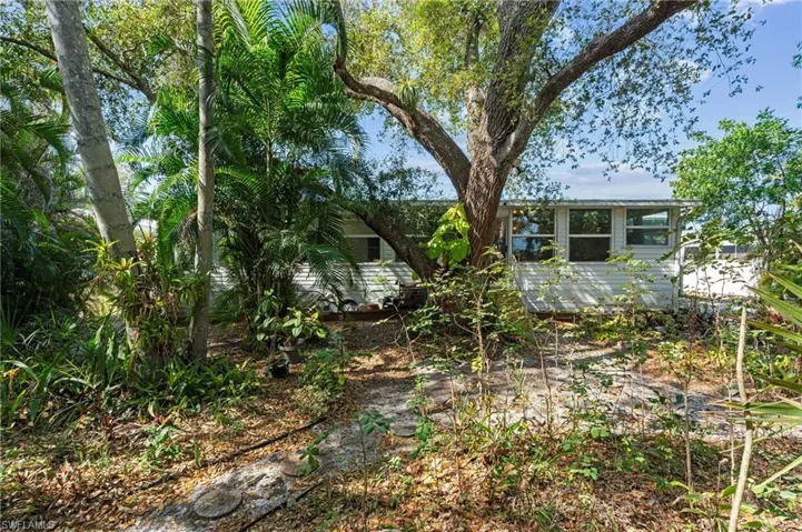 278  Riverwood  RD, Naples, FL 34114