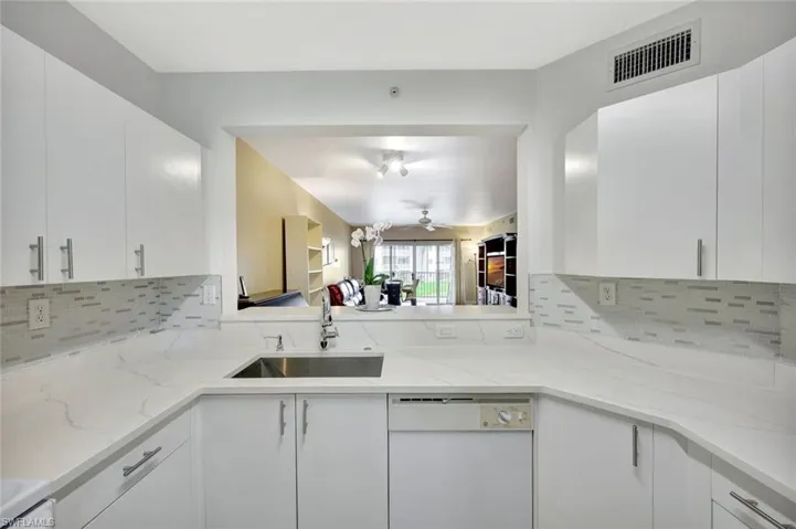 7842  Regal Heron  CIR, Naples, FL 34104