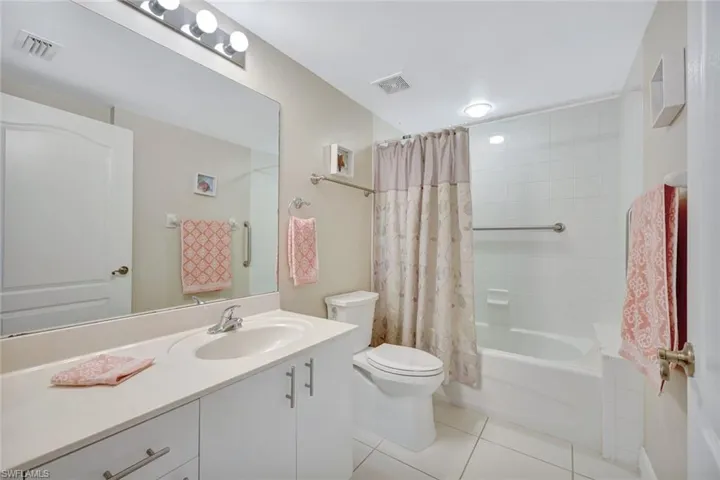 7842  Regal Heron  CIR, Naples, FL 34104