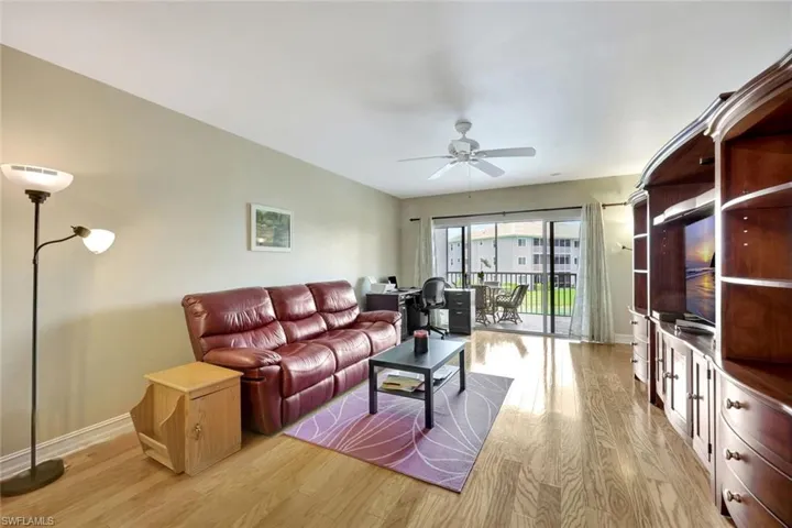 7842  Regal Heron  CIR, Naples, FL 34104