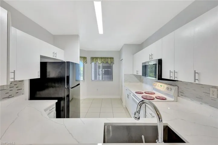 7842  Regal Heron  CIR, Naples, FL 34104
