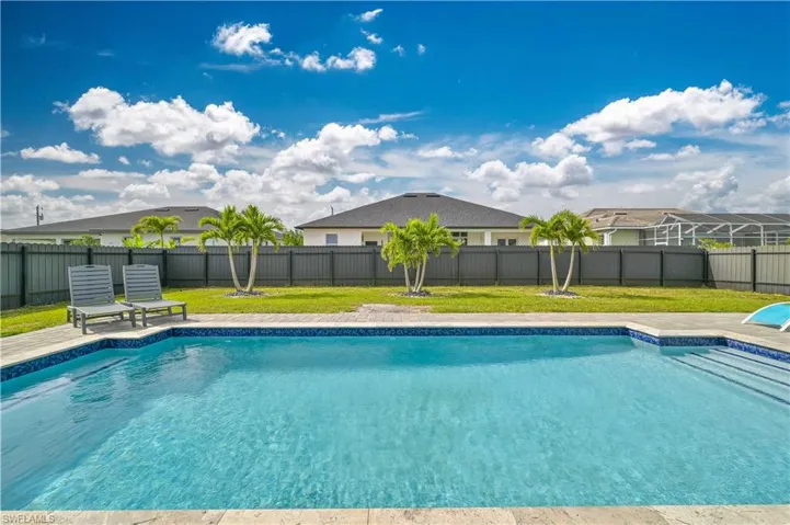 1302  Embers W PKWY, Cape Coral, FL 33993