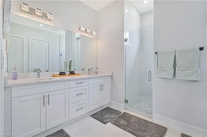 1302  Embers W PKWY, Cape Coral, FL 33993