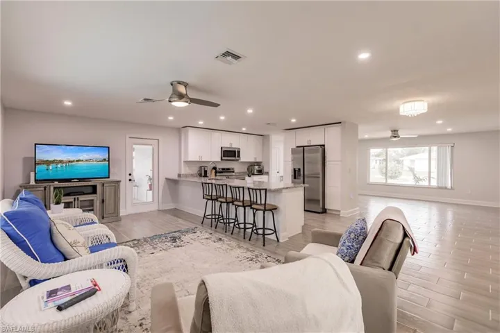 350 Se 47th St, Cape Coral Fl 33904