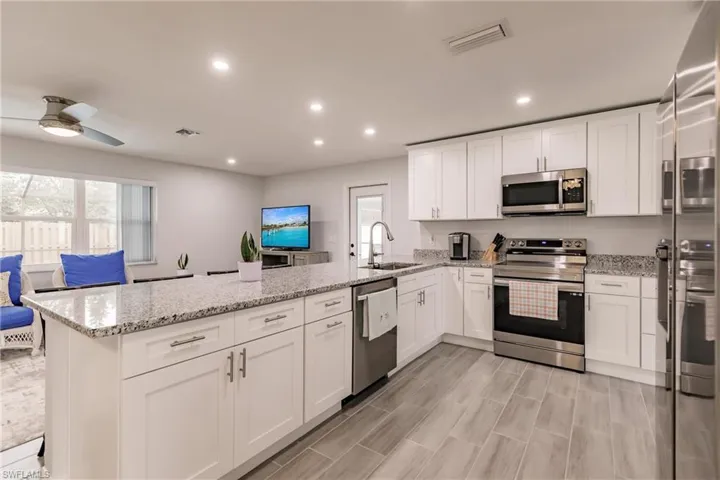 350 Se 47th St, Cape Coral Fl 33904