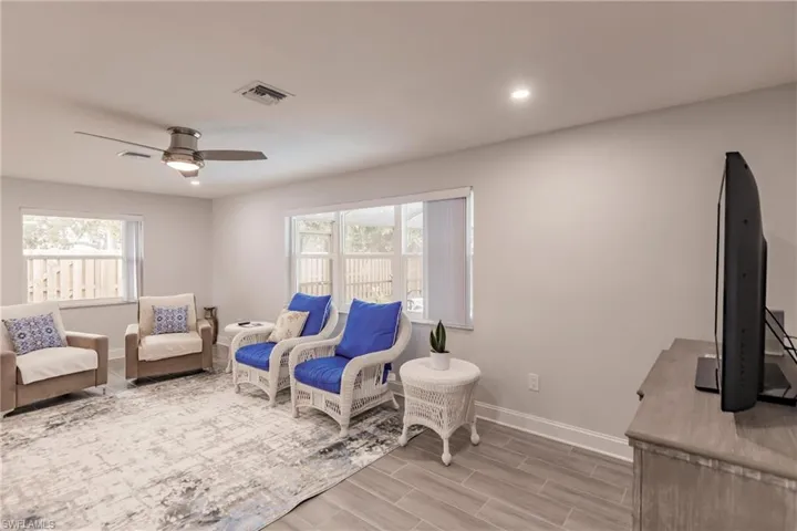 350 Se 47th St, Cape Coral Fl 33904
