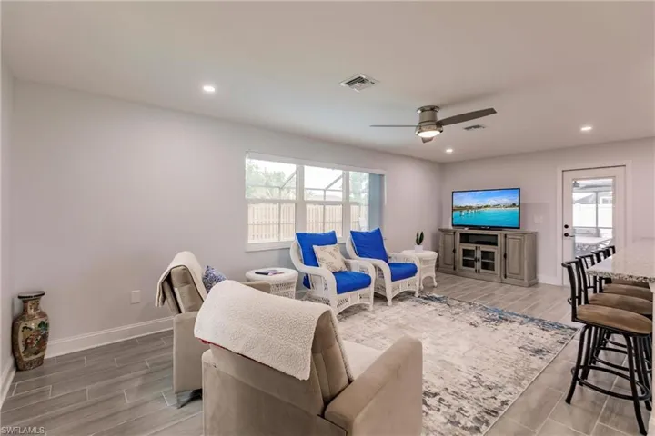 350 Se 47th St, Cape Coral Fl 33904