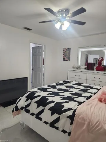 Bedroom with ceiling fan