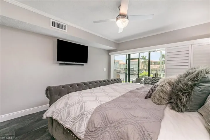 4001 SE 19th  PL, Cape Coral, FL 33904