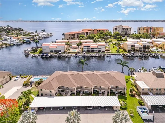 4001 SE 19th  PL, Cape Coral, FL 33904