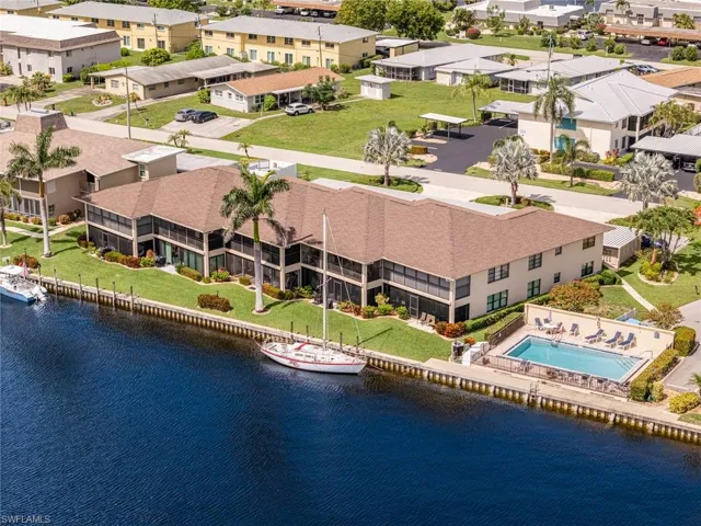 4001 SE 19th  PL, Cape Coral, FL 33904