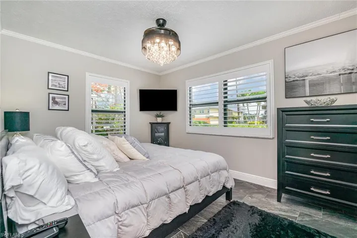 4001 SE 19th  PL, Cape Coral, FL 33904