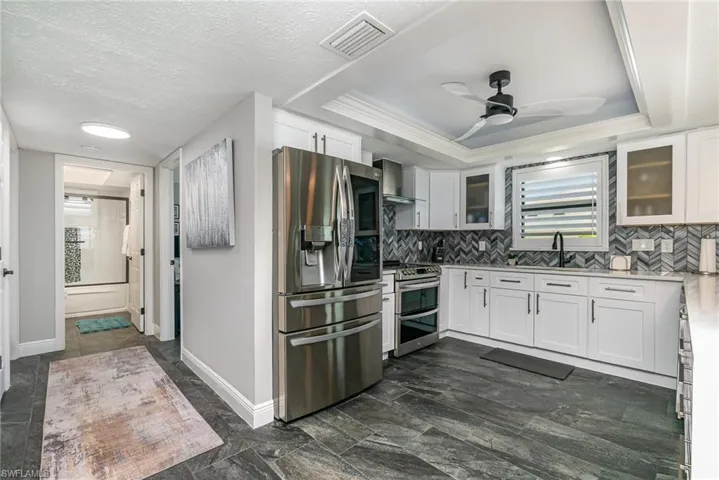 4001 SE 19th  PL, Cape Coral, FL 33904