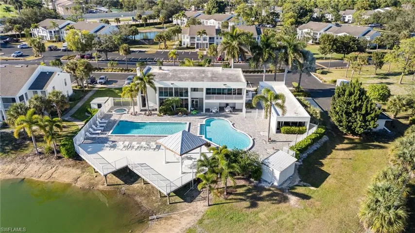 161 Santa Clara Dr 10, Naples, Florida 34104