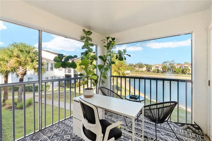 161 Santa Clara Dr 10, Naples, Florida 34104