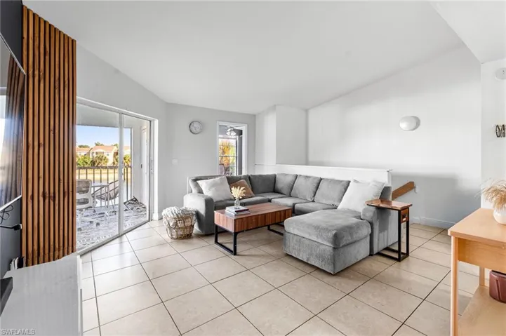 161 Santa Clara Dr 10, Naples, Florida 34104