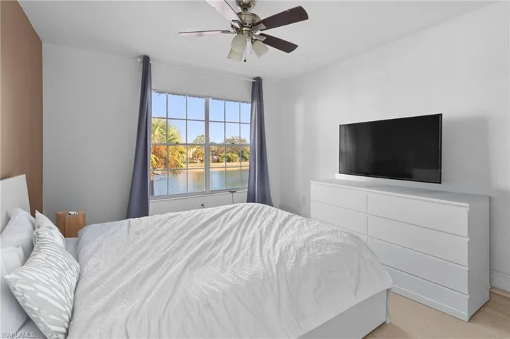 161 Santa Clara Dr 10, Naples, Florida 34104