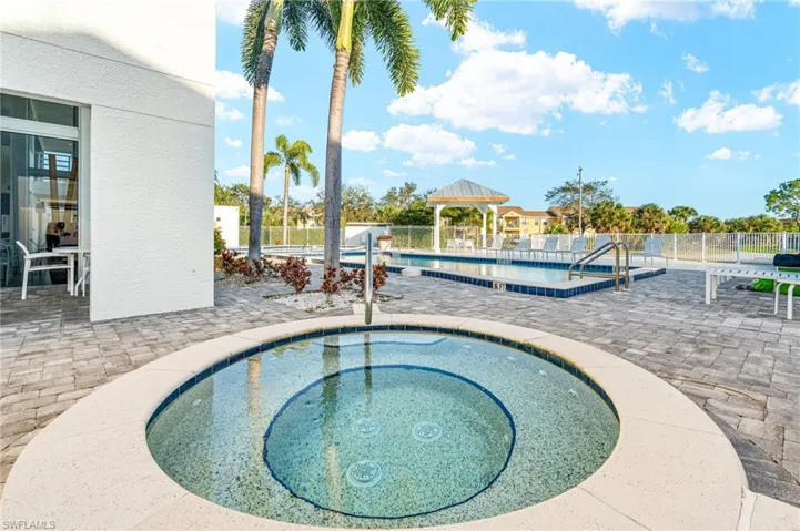 161 Santa Clara Dr 10, Naples, Florida 34104