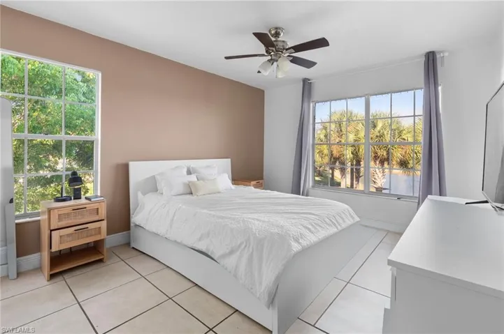 161 Santa Clara Dr 10, Naples, Florida 34104