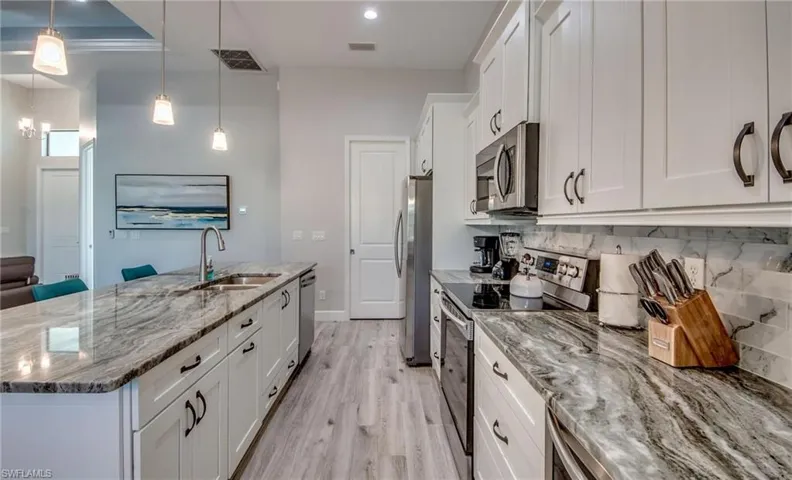 515 SW 22nd  TER, Cape Coral, FL 33991