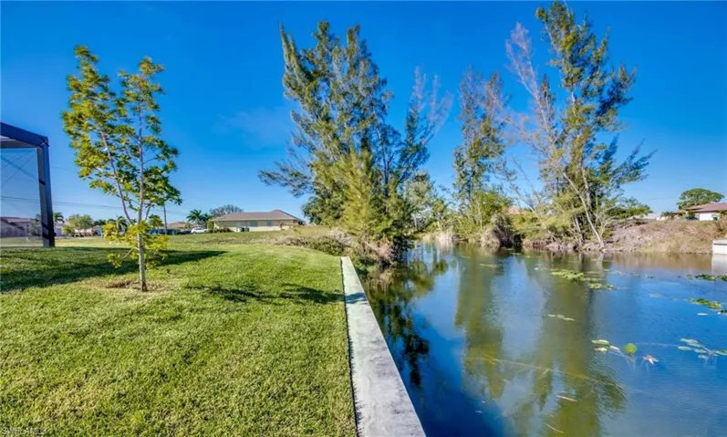 515 SW 22nd  TER, Cape Coral, FL 33991