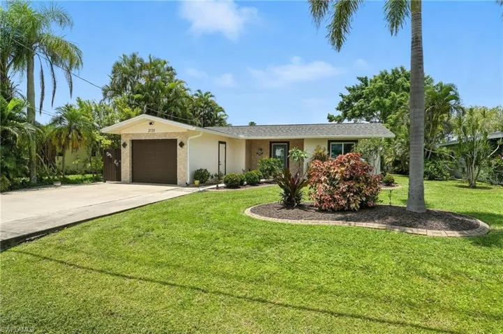 BEAUTIFUL Rancher with Garage Awaits New Homeowners!