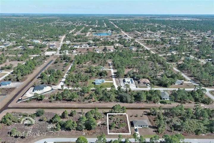 Aerial view of property and surrounding area