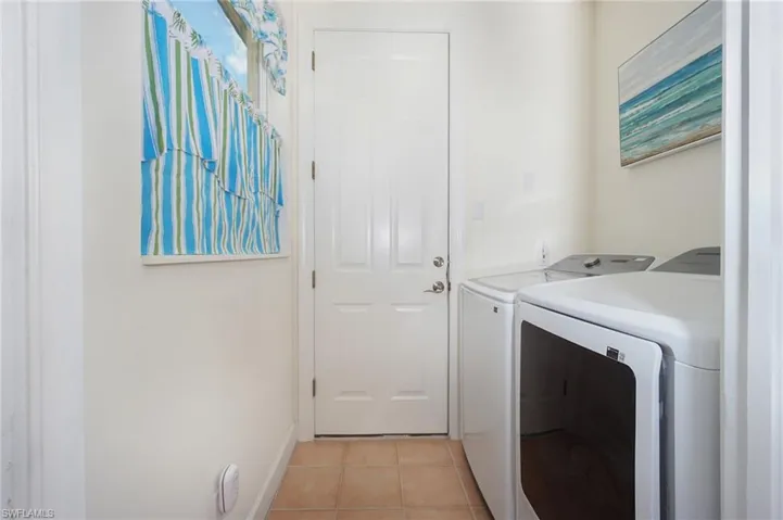 922  Turtle  CT, Naples, FL 34108