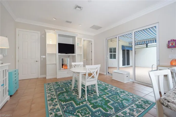 922  Turtle  CT, Naples, FL 34108