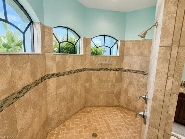 2123 Nw 41st Pl, Cape Coral, Florida 33993