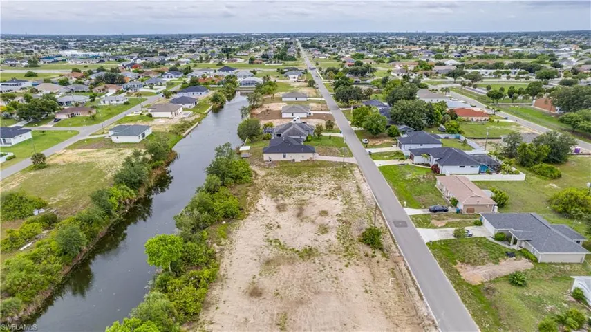 Freshwater canal. Adjacent lot available