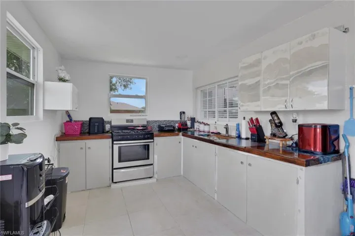 Outdoor kitchen