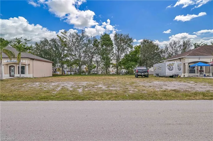 1702 Ne 10th Ter, Cape Coral, Florida 33909