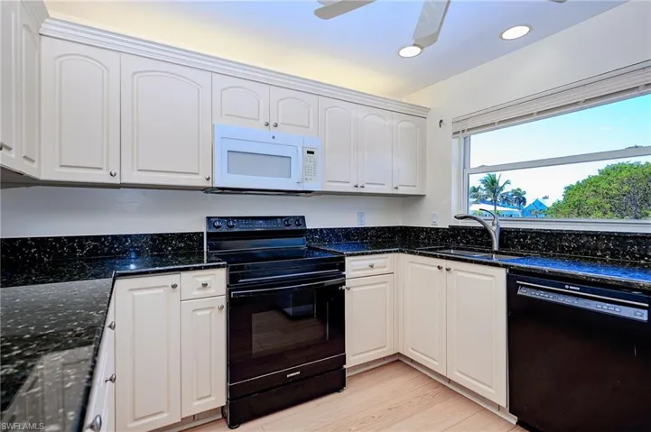 1100 8th Ave S 309c, Naples, Florida 34102