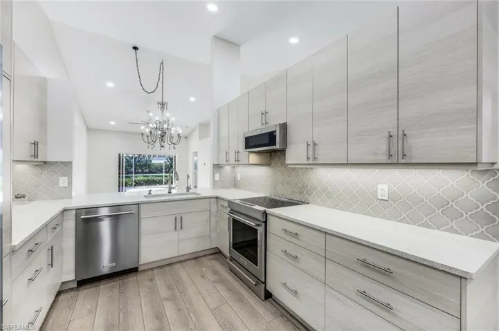 6208  Shadowood  CIR, Naples, FL 34112