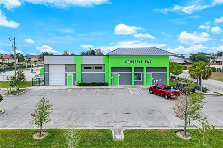 8,900 SF Building