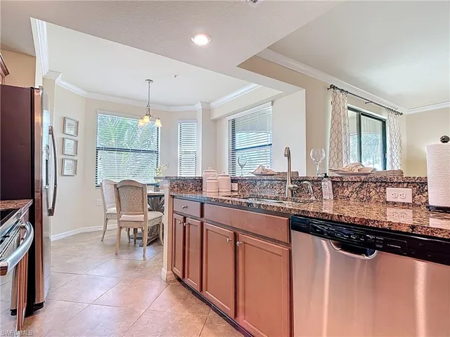 9830 Giaveno Cir 1637, Naples, Florida 34113