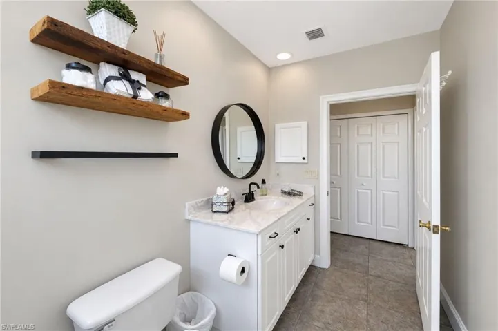 3471 Sunset Key Cir 102, Punta Gorda, Florida 33955